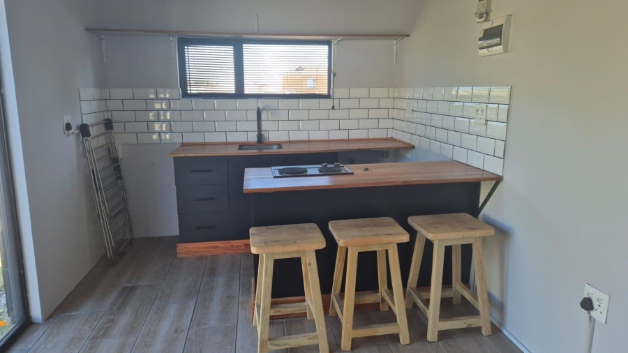 To Let 1 Bedroom Property for Rent in Heiderand Western Cape